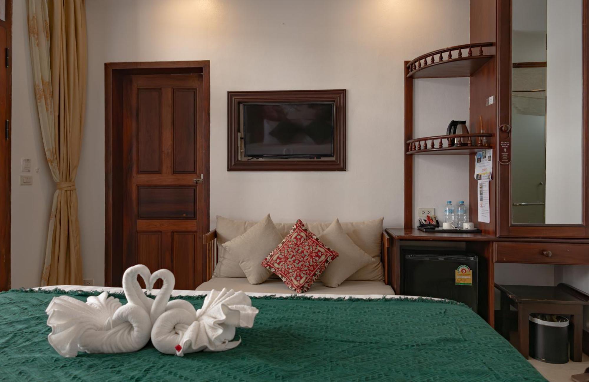 Jasmine Luangprabang Hotel Bagian luar foto